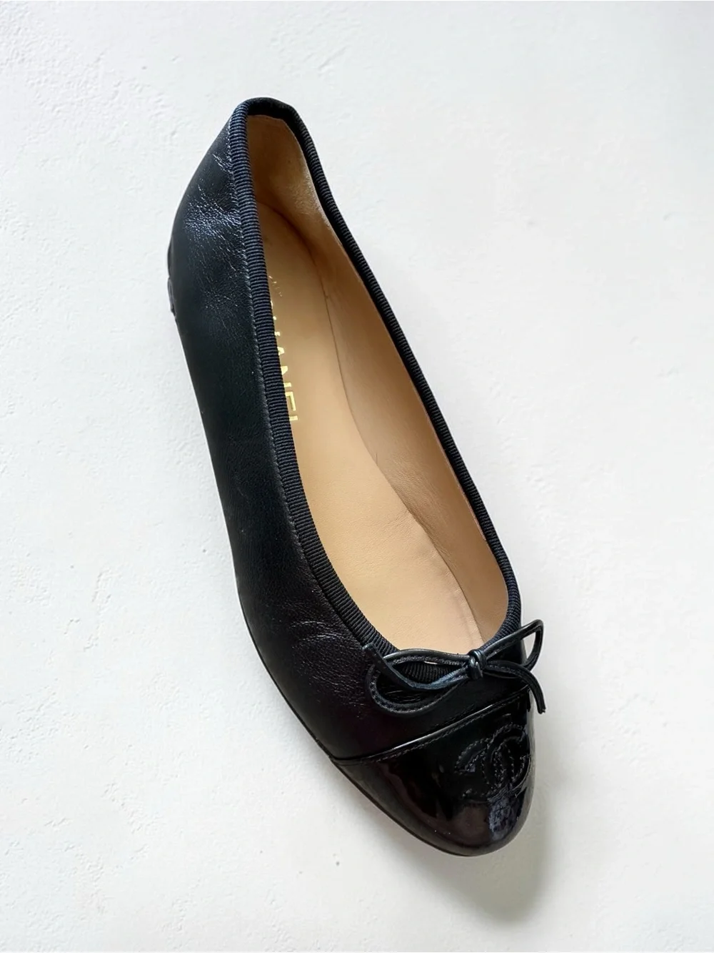 CHANEL Black Leather Cap-Toe Ballet Flats 36.5